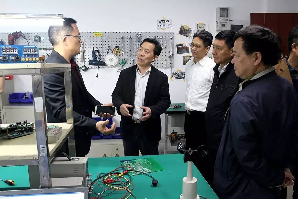 省政協(xié)副主席、科技廳廳長(zhǎng)郭躍進(jìn)蒞臨微特調(diào)研